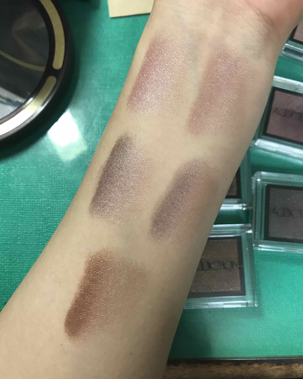 アディクション ザ アイシャドウ/ADDICTION/単色アイシャドウを使ったクチコミ（3枚目）