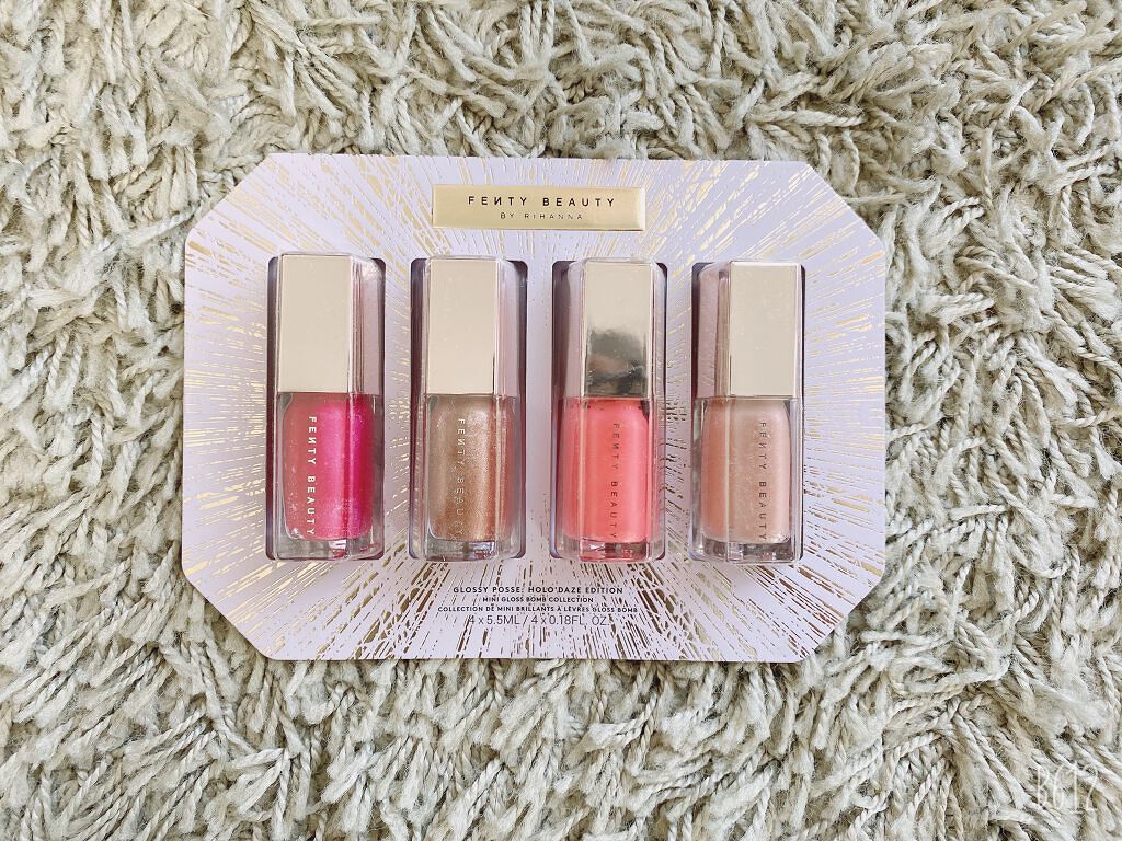 Glossy Posse Mini Gloss Bomb Set: Holo'Daze Edition/FENTY BEAUTY BY RIHANNA/リップグロスを使ったクチコミ(4枚目)