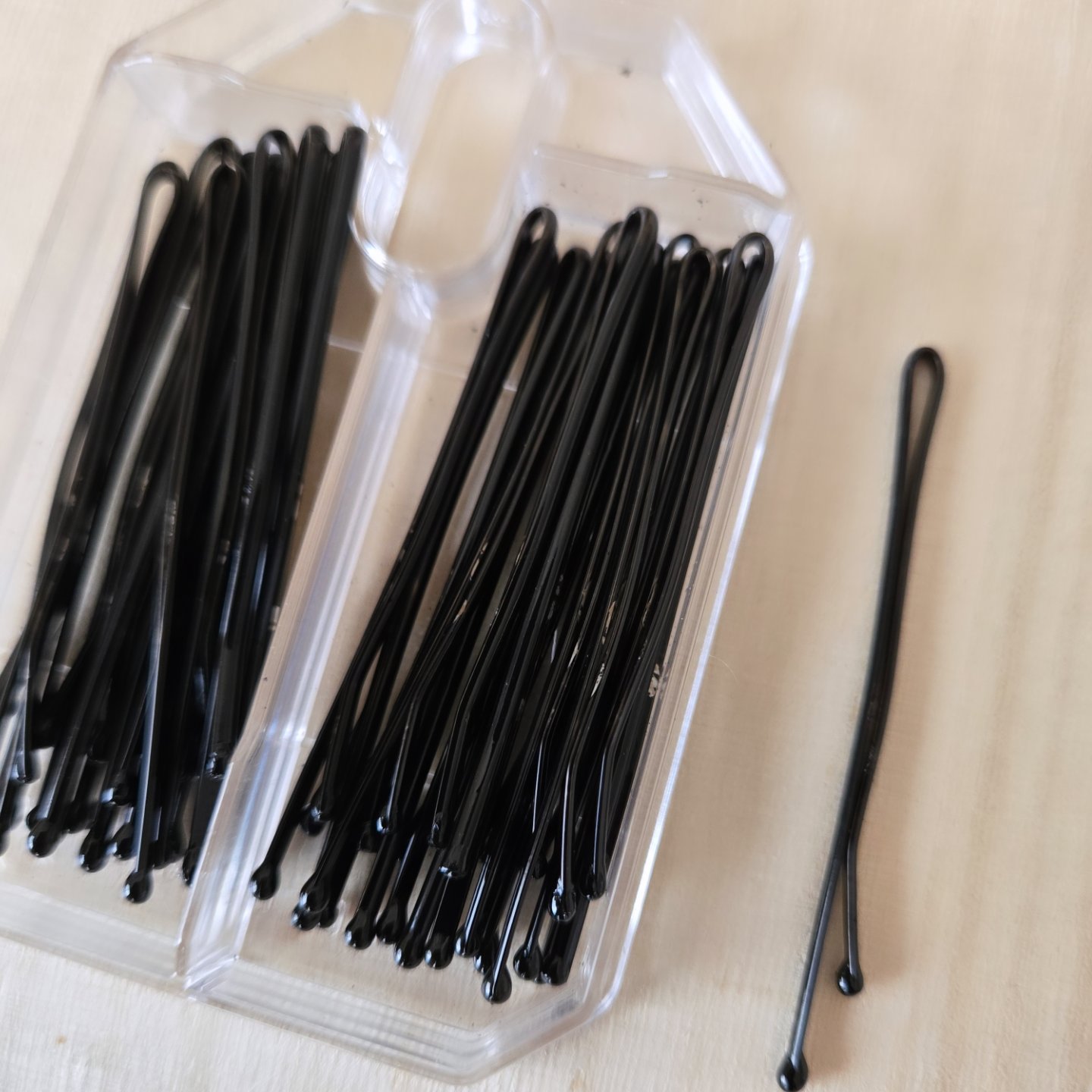 ヘアピン　玉付ピン/DAISO/その他スタイリングを使ったクチコミ（2枚目）