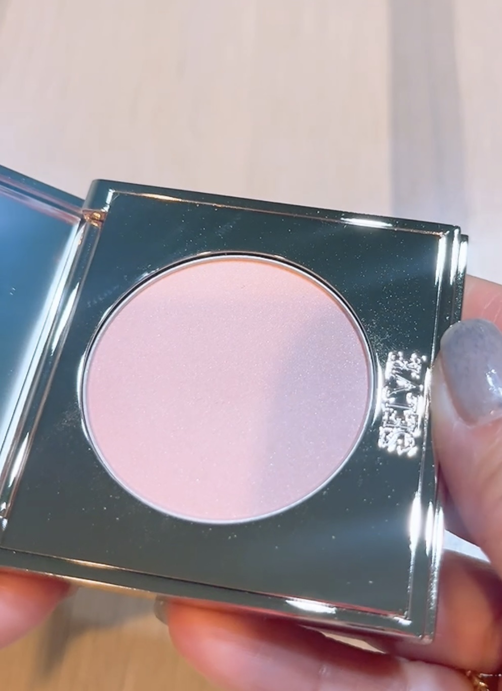 フォギーヴェールブラッシャー/SELVE/パウダーチークを使ったクチコミ（2枚目）