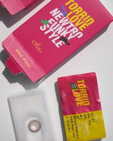 SUMOMO on LIPS 「発色バッチリ!クールなカラーカラコン!ブルーとベージュで華やか..」(4枚目)