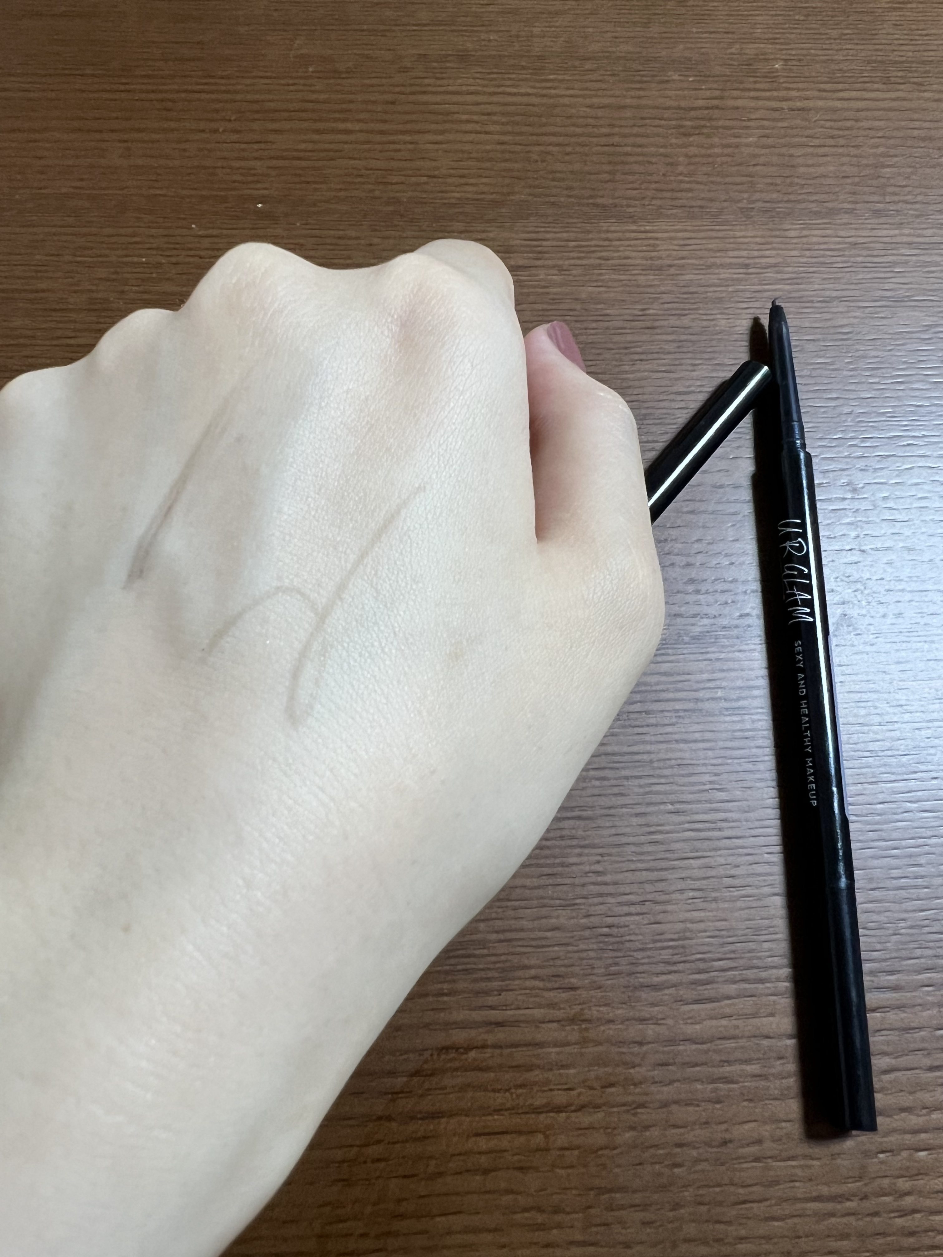 スリムスケッチアイブロウペンシル ブラック/U R GLAM/アイブロウペンシルを使ったクチコミ（2枚目）