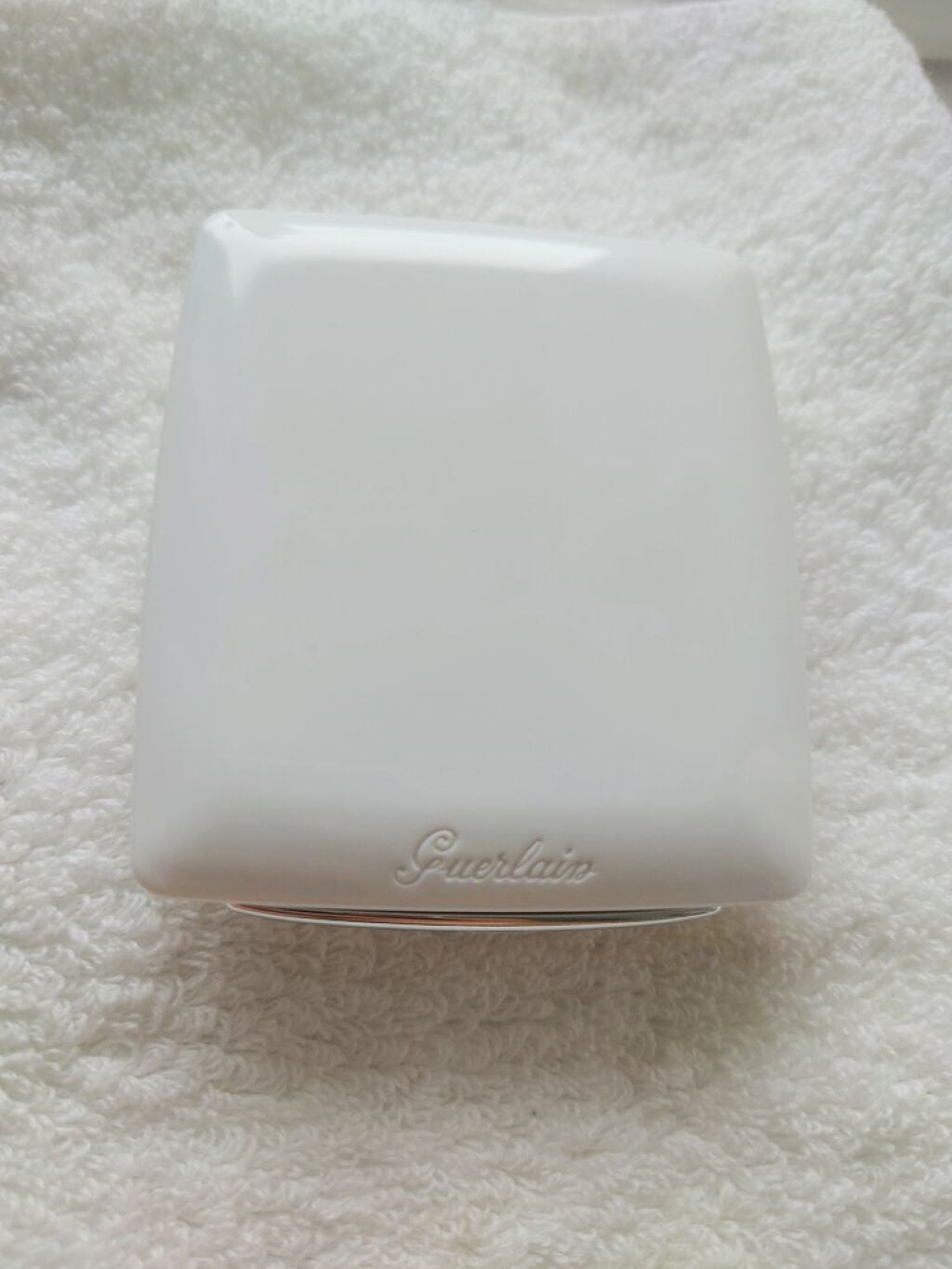 ペルル ブラン ライトブースター コンパクト/GUERLAIN/パウダーファンデーションを使ったクチコミ(3枚目)