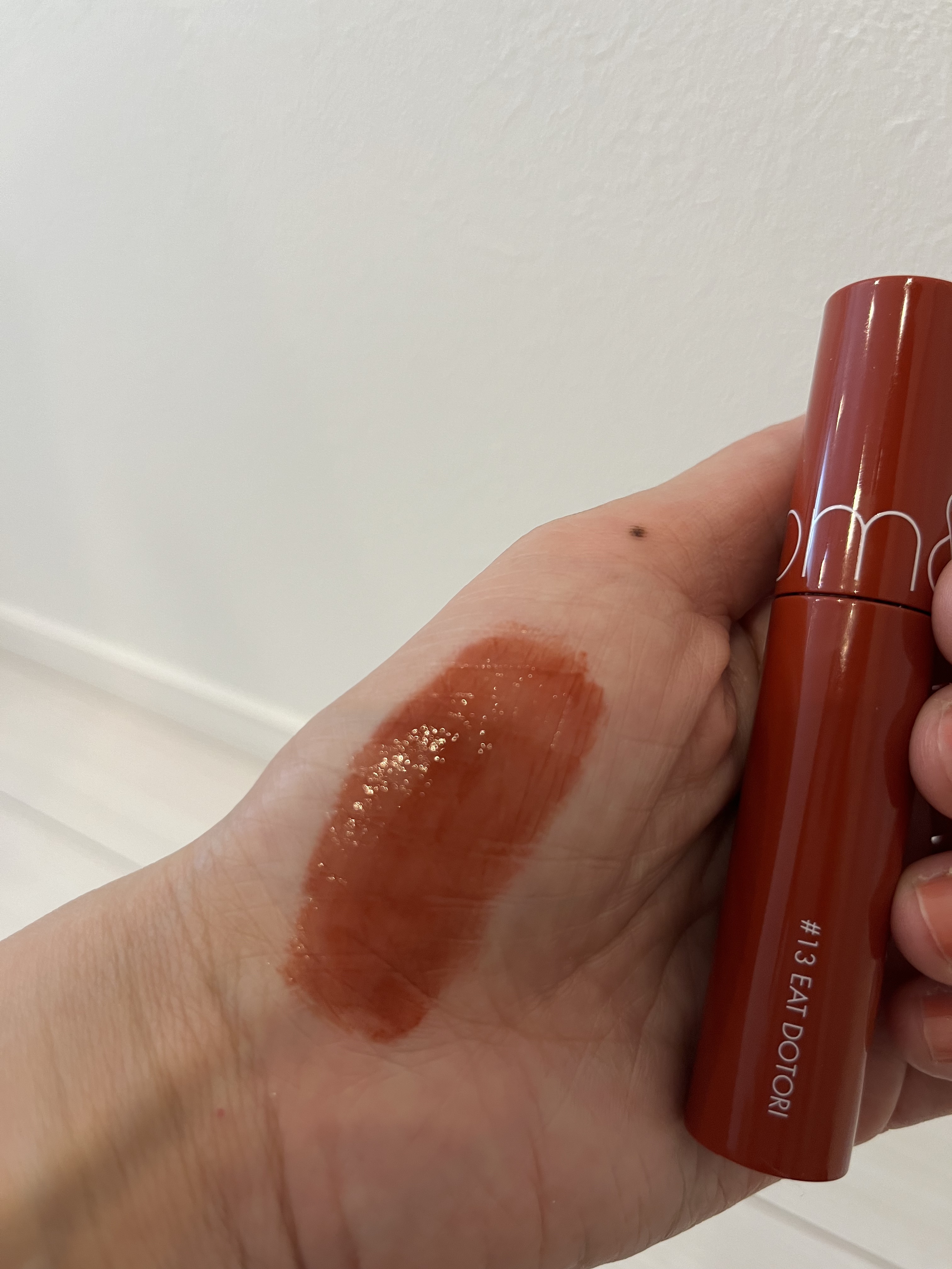 ジューシーラスティングティント/rom&nd/リップティントを使ったクチコミ（2枚目）