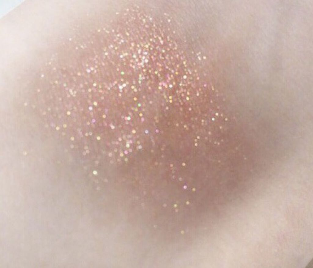 プリズム エアー シャドウ/CLIO/単色アイシャドウを使ったクチコミ（3枚目）