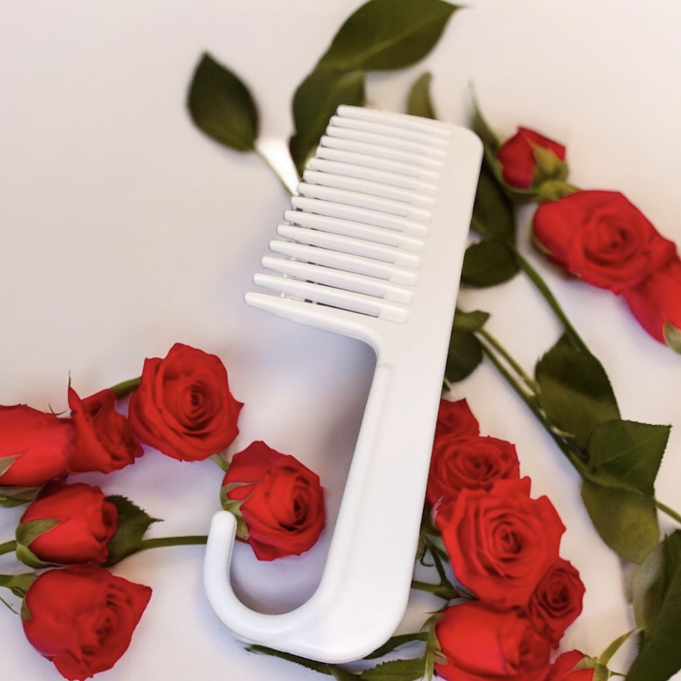 DAISO バスコームのクチコミ「DAISO
バスコーム

DAISOでゲット🫶🏻💗 ̖́-‬

お風呂でトリートメントした後に.....」（2枚目）