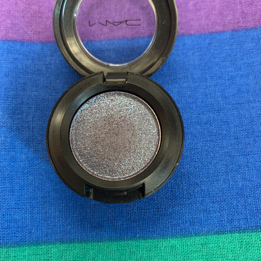 ダズルシャドウ シャイン デライト/M・A・C/単色アイシャドウを使ったクチコミ（2枚目）