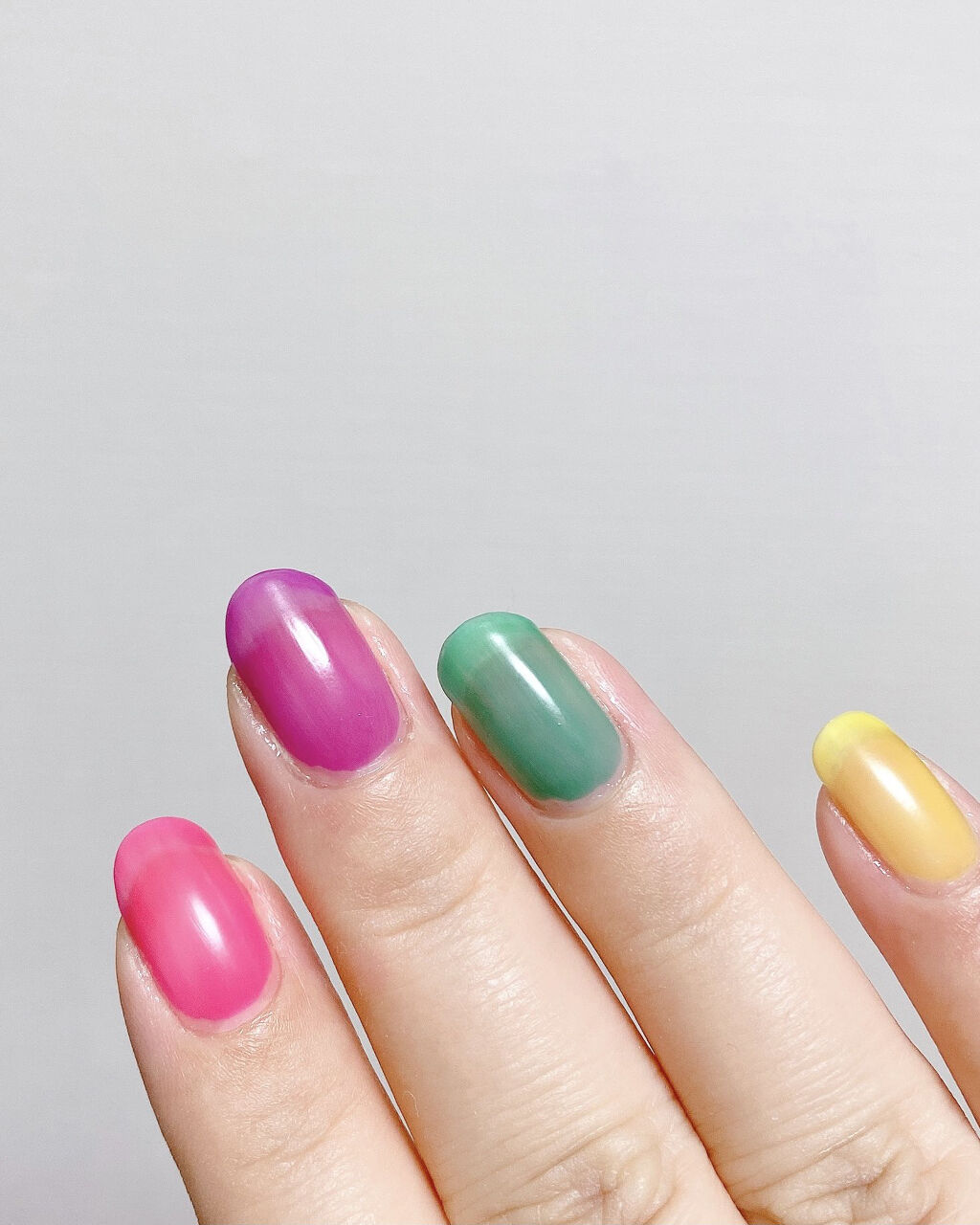 DAISO
Somptueux　ソンプチューネイルポリッシュ

ソンプチュー　ネオン
01/04/05/08