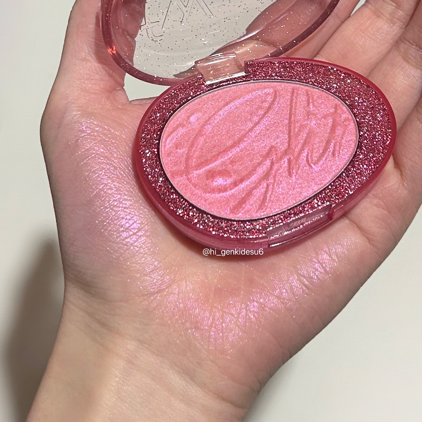 フィー グリッツストーンハイライター/fwee/パウダーハイライトを使ったクチコミ（3枚目）