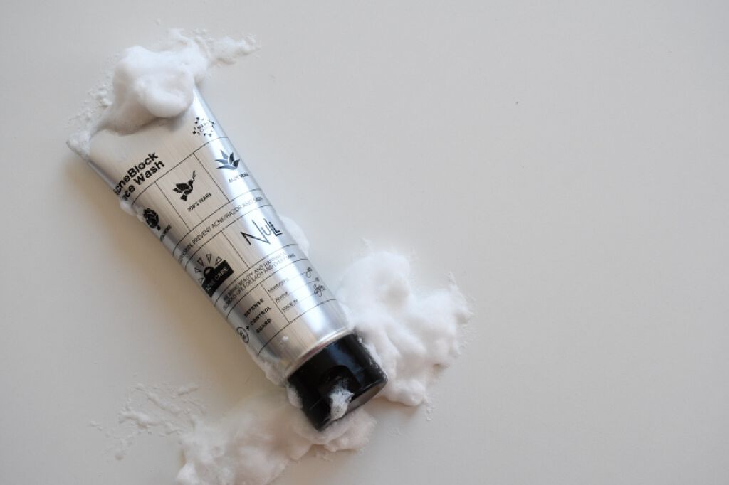 NULL 薬用アクネブロックフェイスウォッシュ