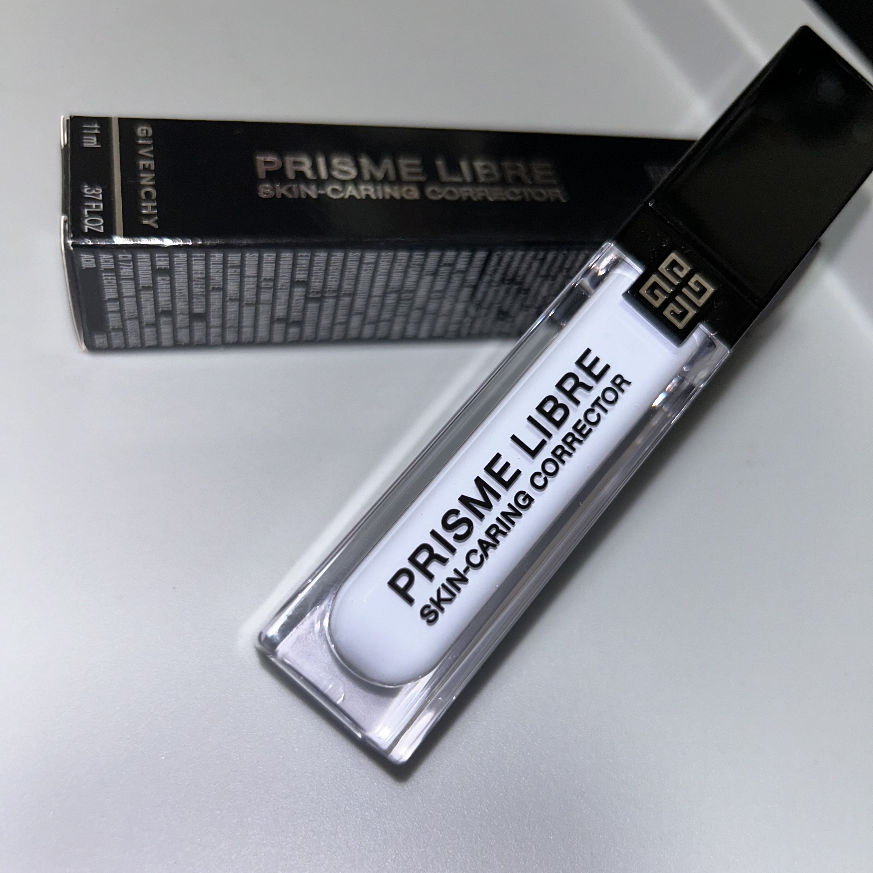 プリズム・リーブル・スキンケアリング・コレクター/GIVENCHY/化粧下地を使ったクチコミ（2枚目）