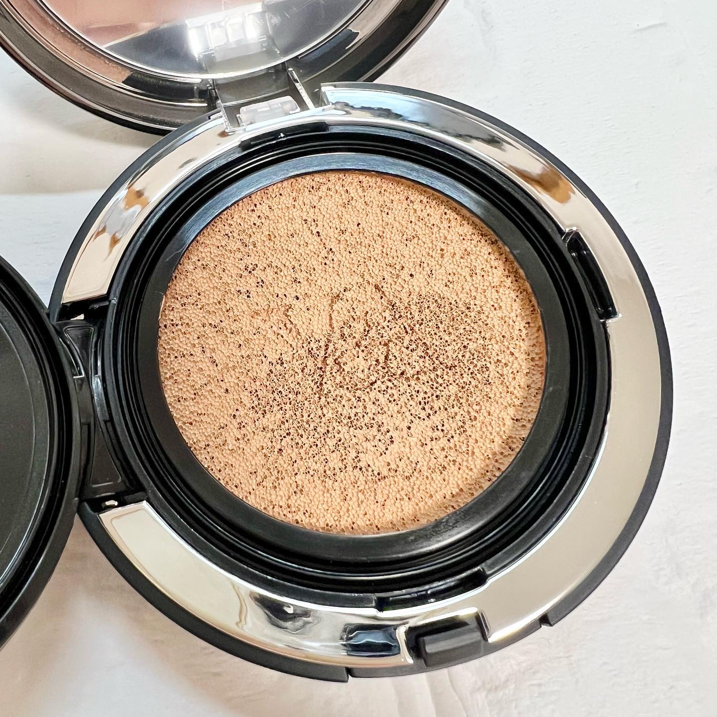 ロングウェアクッションファンデーション/V&Aビューティー/クッションファンデーションを使ったクチコミ（2枚目）