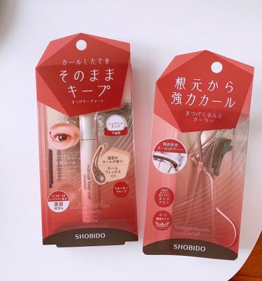 【使った商品】
SHOBIDO まつげをくるんとカーラー
                     まつげキープコート

【使用感】
ビューラーは､幅広めで緩めのカーブ
まつ毛全体をキャッチしやすいが…