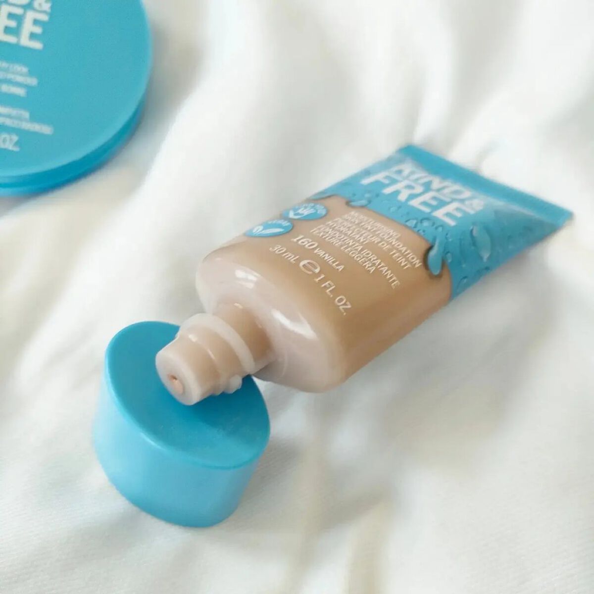 カインド&フリー モイストスキンティント/リンメル ロンドン/リキッドファンデーションを使ったクチコミ（2枚目）