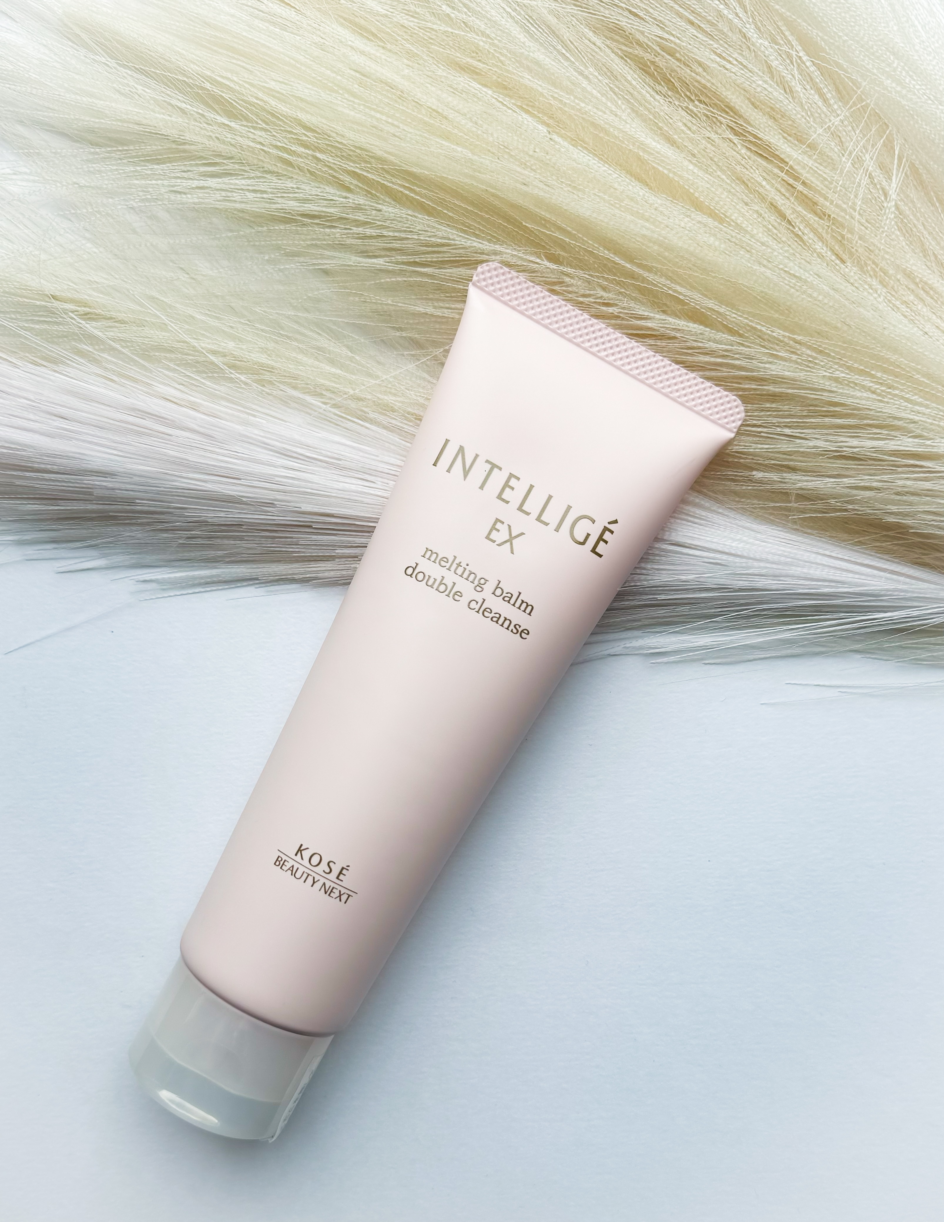 帰宅後はすぐにクレンジングしたい派で
手軽にできるクレンジングが好き
⁡
アンテリージェEXの新商品。
⁡
⁡
毛穴の奥のよごれや気になる
皮脂・角栓もスッキリオフ。
とろける・香る・W洗顔不要の
バームクレンジング。
⁡
しっかりとした弾