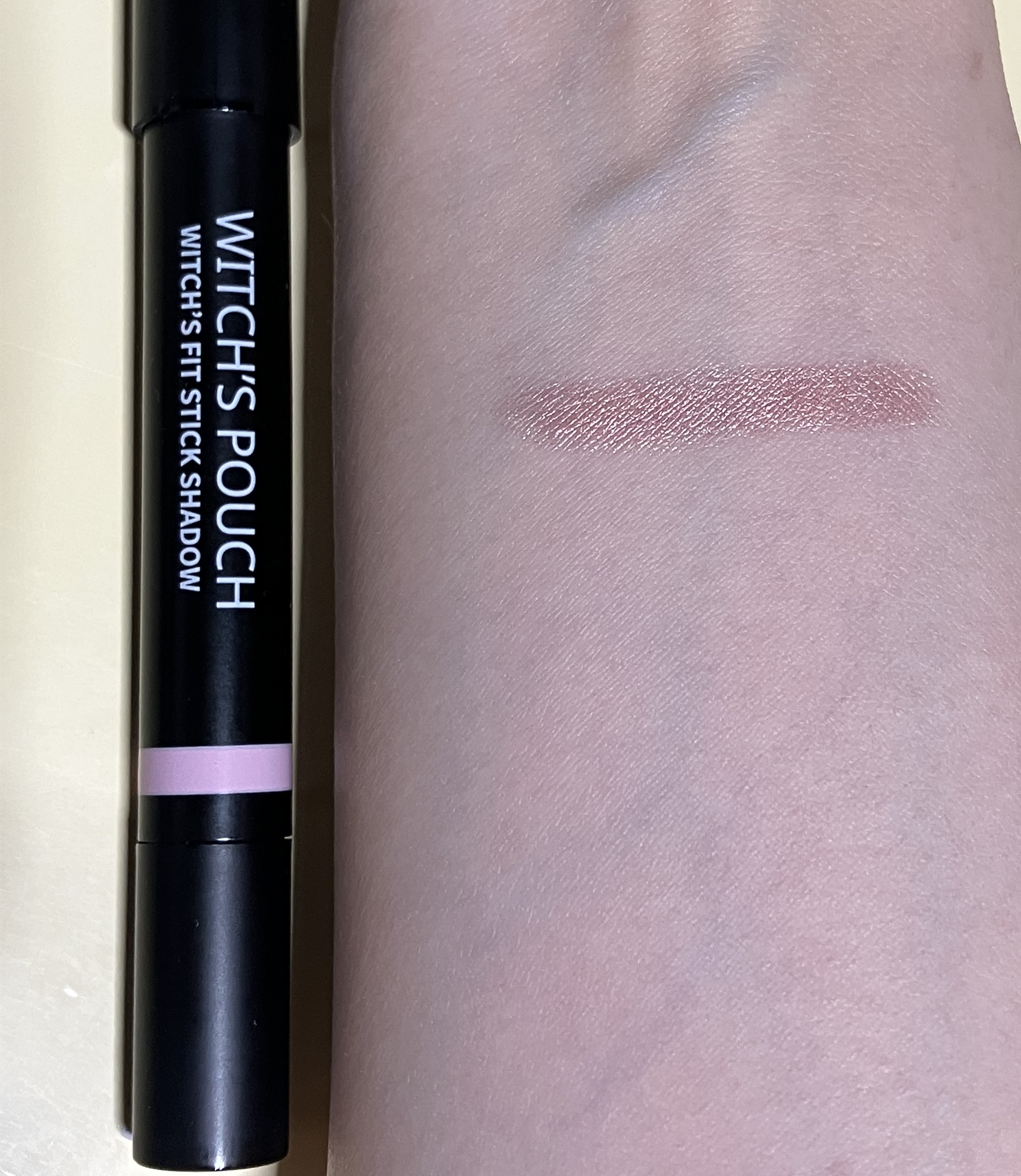 ウィッチズ フィットスティックシャドウ 01 ピンク/Witch's Pouch/スティックアイシャドウを使ったクチコミ（1枚目）