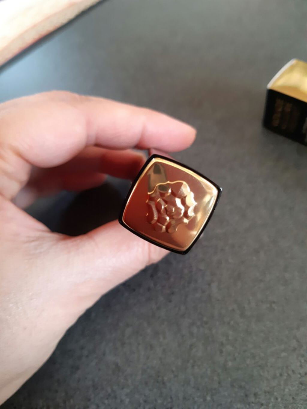 ルージュ アリュール ヴェルヴェット/CHANEL/口紅を使ったクチコミ(2枚目)