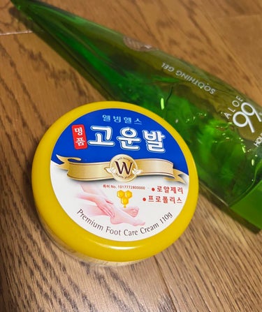 知る人ぞ知る名品コウンバルクリームの紹介です🥲💗

これは韓国では王道の踵に塗る保湿クリームなんですが、子供の頃の何もしなくてもプリプリの踵と変わって年々乾燥してカサカサしていってしまった踵にも1回塗る