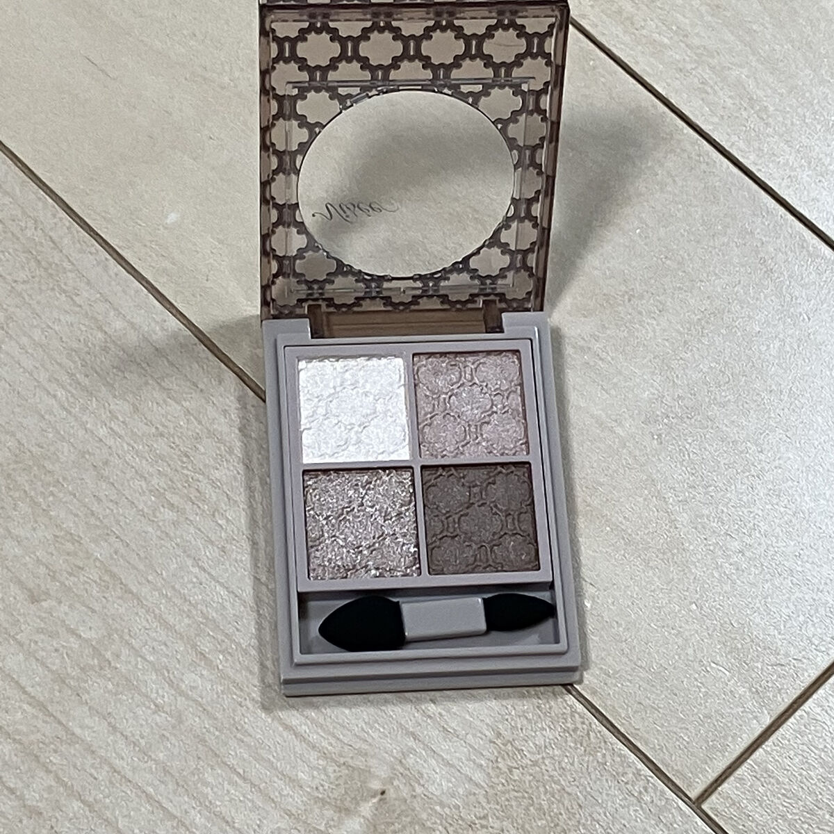 グロッシーリッチ アイズ N/Visée/アイシャドウパレットを使ったクチコミ（2枚目）