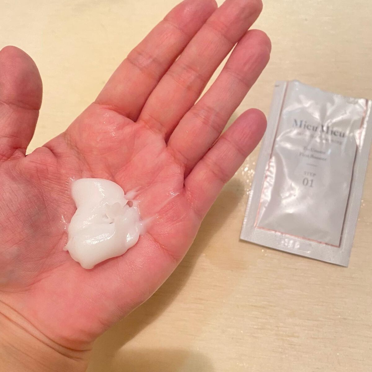 とぅるんて ファーストブースター 1剤：ファーストブースター/MieuMieu/洗い流すヘアトリートメントを使ったクチコミ（2枚目）