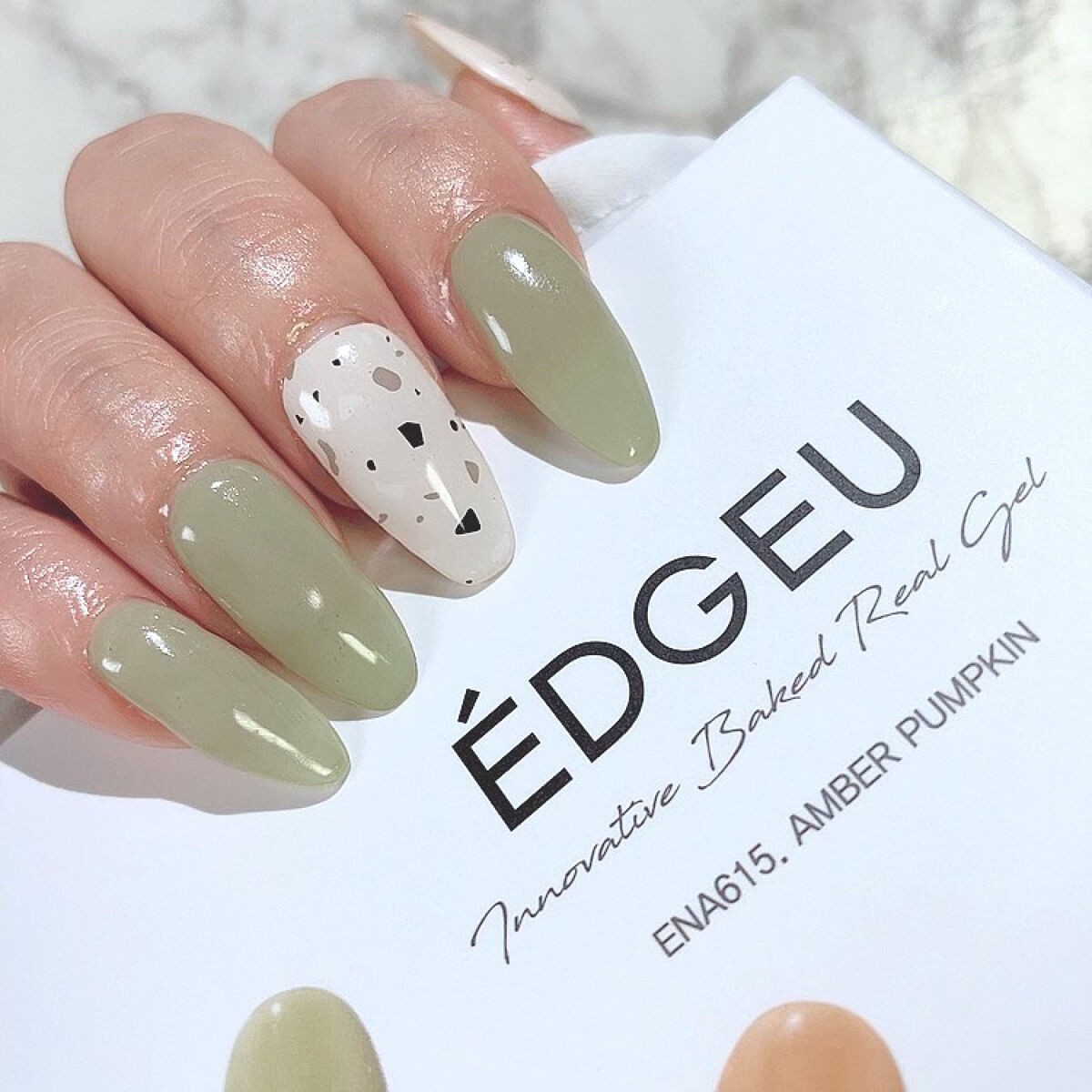 EDGEU ジェルネイルシール/EDGEU/ネイルシールを使ったクチコミ（2枚目）