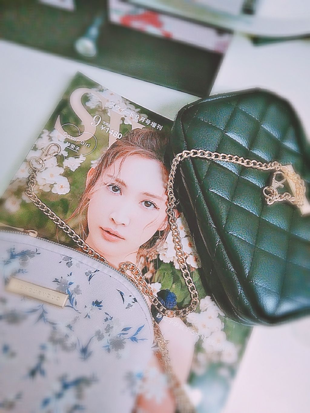 coral_perfume_az1 on LIPS 「この雑誌オススメだよ⁉️こんなについてて1480円だよ😍 バッ..」(1枚目)