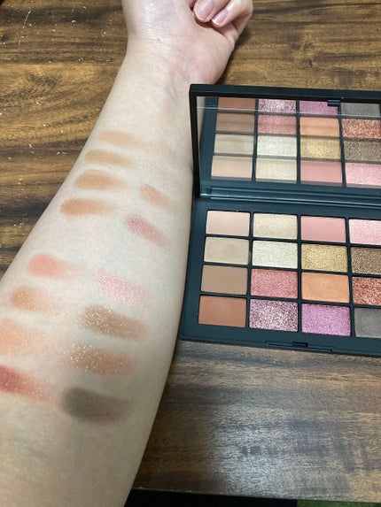 サマーアンレイテッド アイシャドーパレット/NARS/アイシャドウパレットを使ったクチコミ(3枚目)