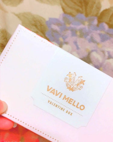 こんばんは‼



夜遅くに失礼します🙌🏻



最近買ってオススメのアイシャドウをオススメします💓✨




🌸VAVI MELLO（バビメロ）バレンタインボックス　　　　　　　　　　（税込2700円