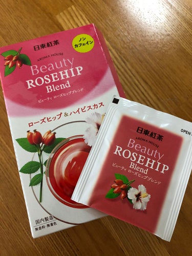 
私が毎朝飲んでいるもの🌷

ローズヒップの紅茶

薔薇は昔から美容と魂に良いと言われていて
とても身体にいいハーブだそうです！

爽やかな酸味が特徴❤︎*。
