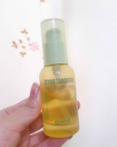 ＊＊goodal green tangerine vita C dark sport serum＊＊

韓国でシミに効くと聞いて購入しました。
柑橘系の匂いでとても使い心地が良いです。
夜寝る前にシミが