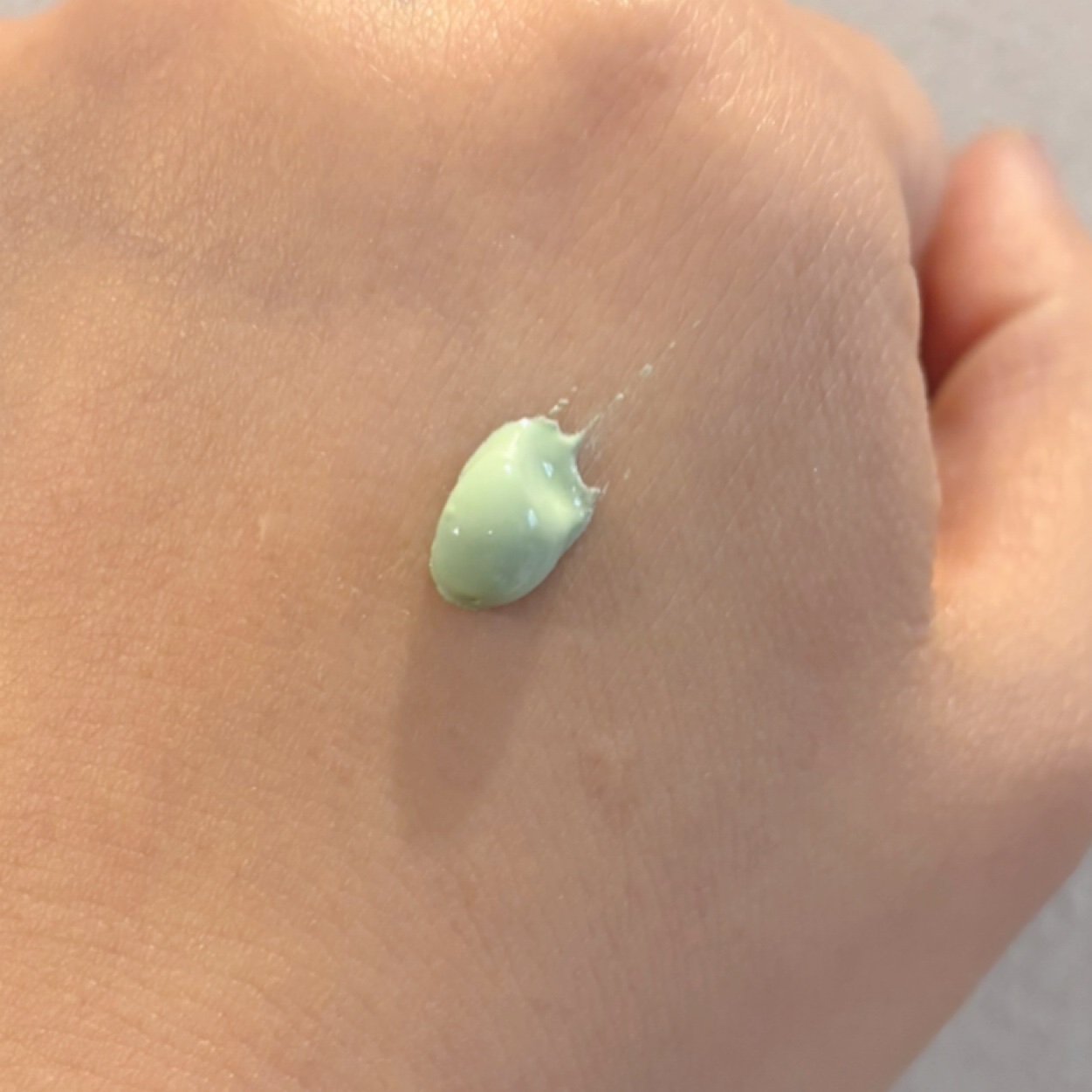 カラーコントロールベース ミントグリーン/COSCOS/化粧下地を使ったクチコミ（2枚目）