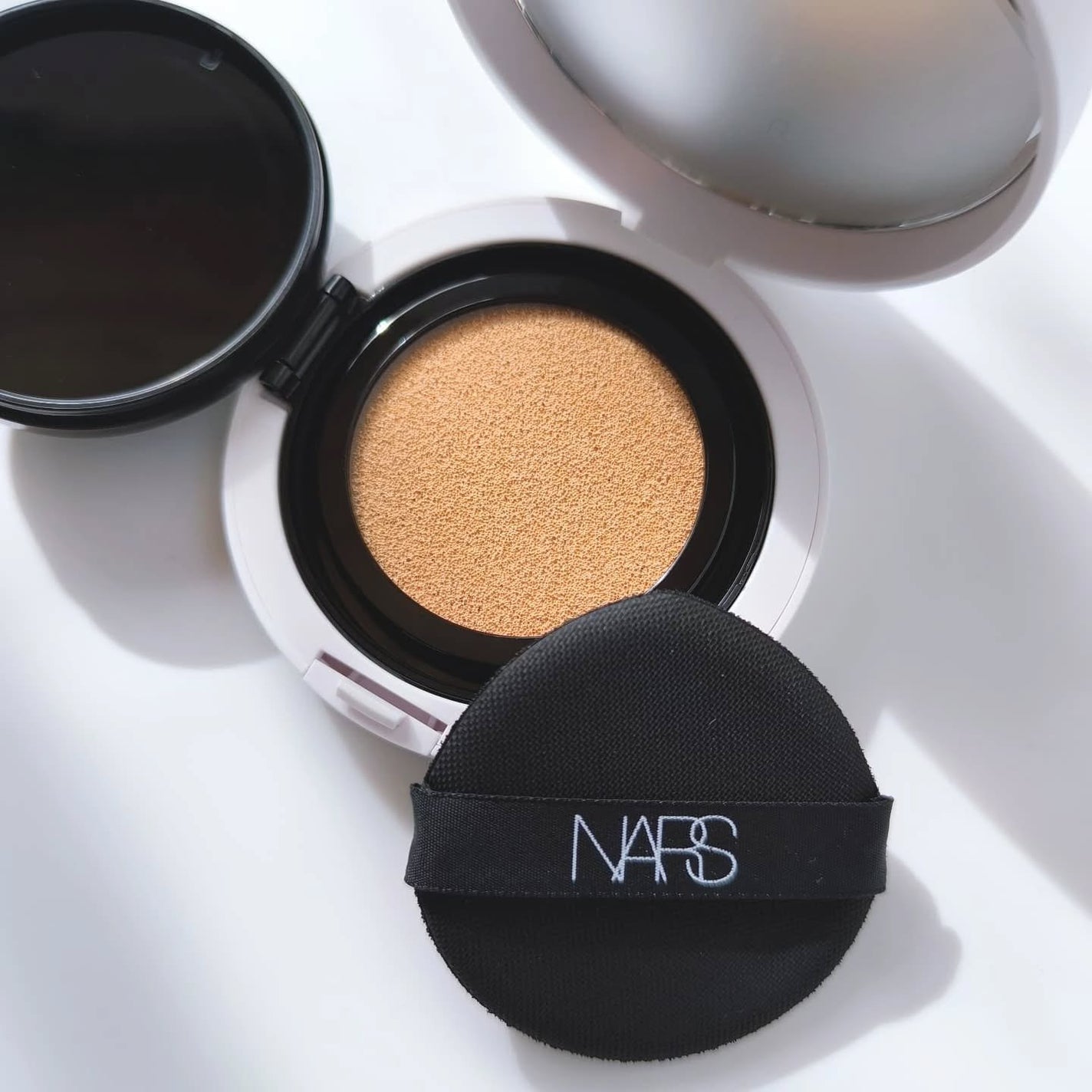 NARS ライトリフレクティング セラムクッション ファンデーション/NARS/クッションファンデーションを使ったクチコミ(2枚目)