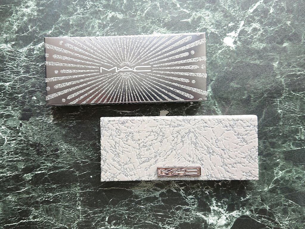 フラッシング アイス エクストラ ディメンション スキンフィニッシュ トリオ ミディアム ディープ/M・A・C/パウダーハイライトを使ったクチコミ(3枚目)