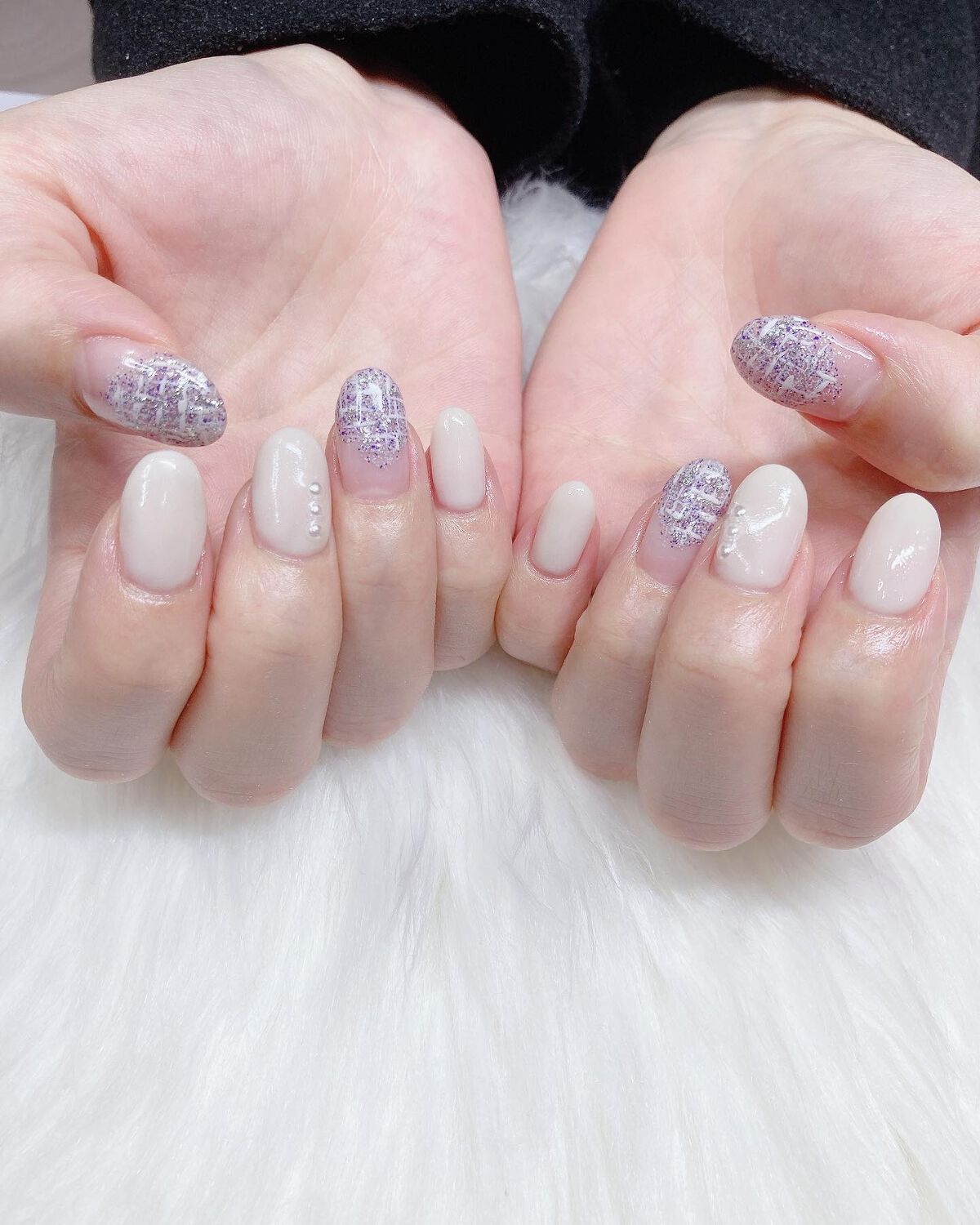 ワンカラーネイルのネイルデザイン | マットカラーミックスグリッター