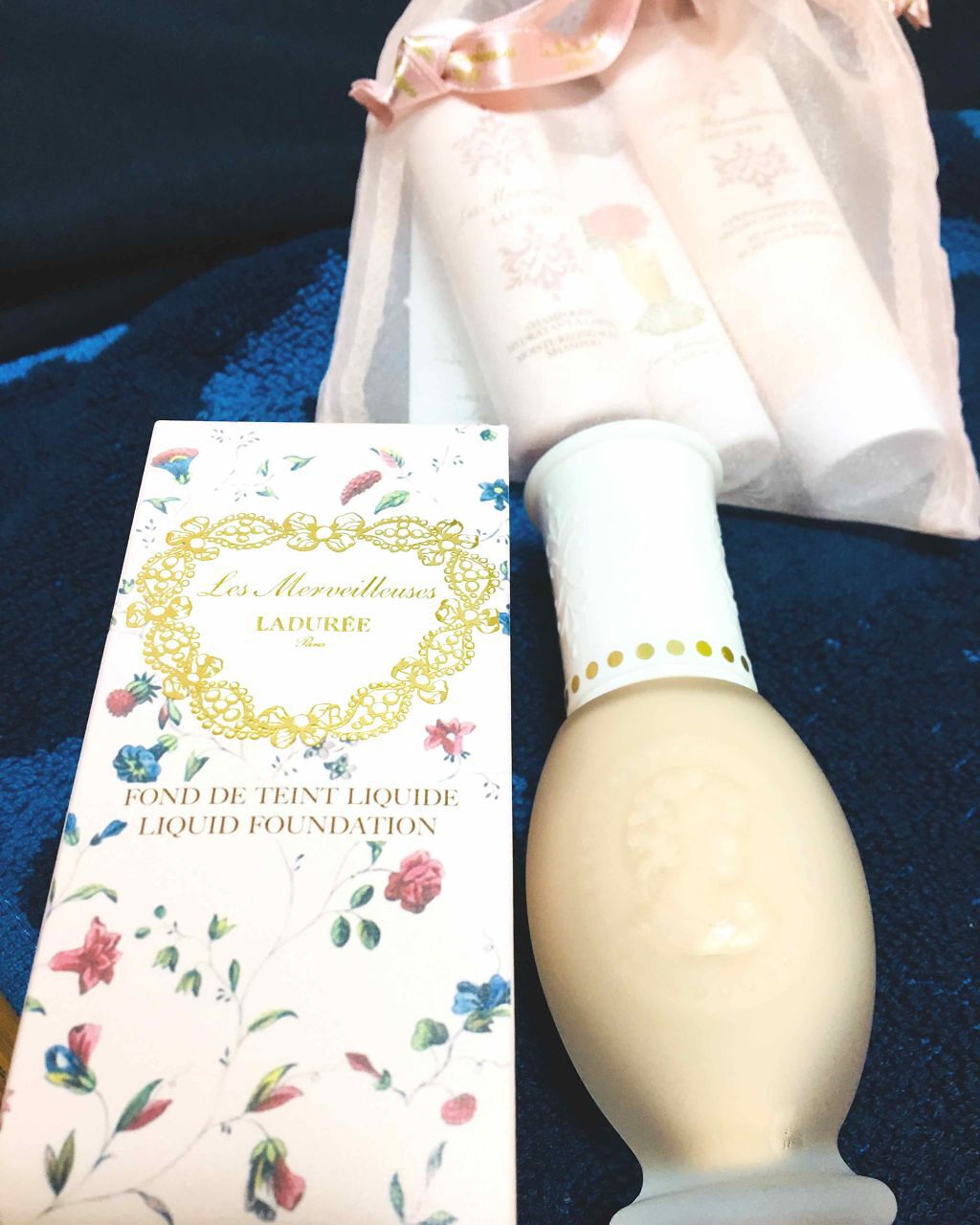 リクイド ファンデーション/レ・メルヴェイユーズ ラデュレ/リキッドファンデーションを使ったクチコミ（1枚目）