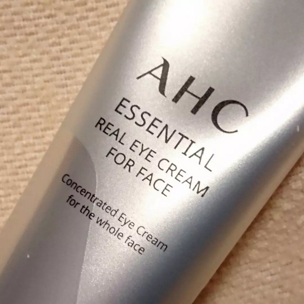 MINMIN on LIPS 「生き生きとしたツヤ感と弾力のある肌へ導く、顔全体にも使用できる..」(2枚目)