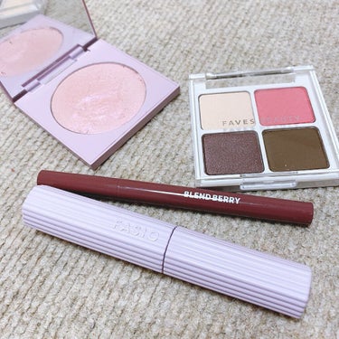  プレストパウダーハイライター/ColourPop/ハイライトを使ったクチコミ（2枚目）