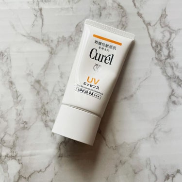 curel
UVプロテクトエッセンス
spf30 pa+++

以前同じくculelの
UVカット デイバリアＵＶローション
をご紹介した時と同じなんだけど
技術系内勤OLの私的日焼け止め選びポイントは