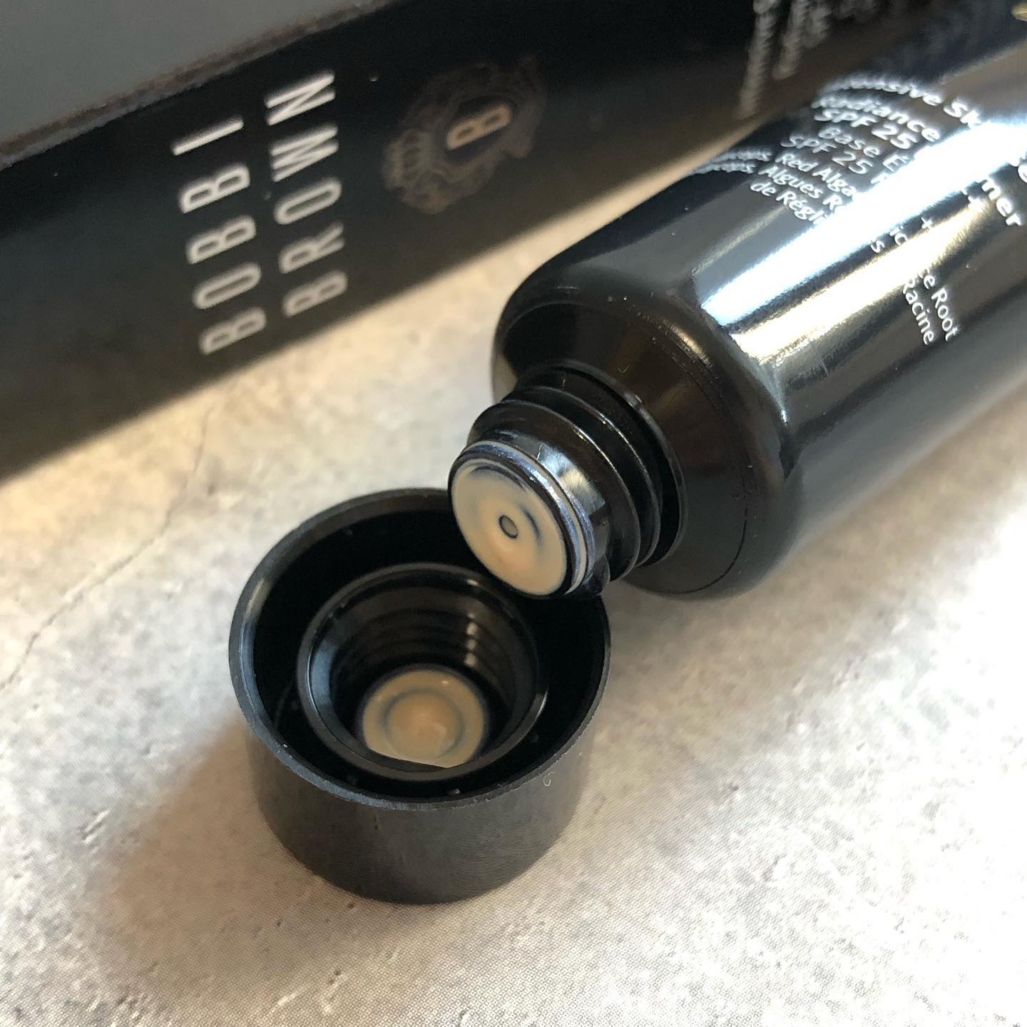 インテンシブ セラム ラディアンス プライマー/BOBBI BROWN/化粧下地を使ったクチコミ（3枚目）