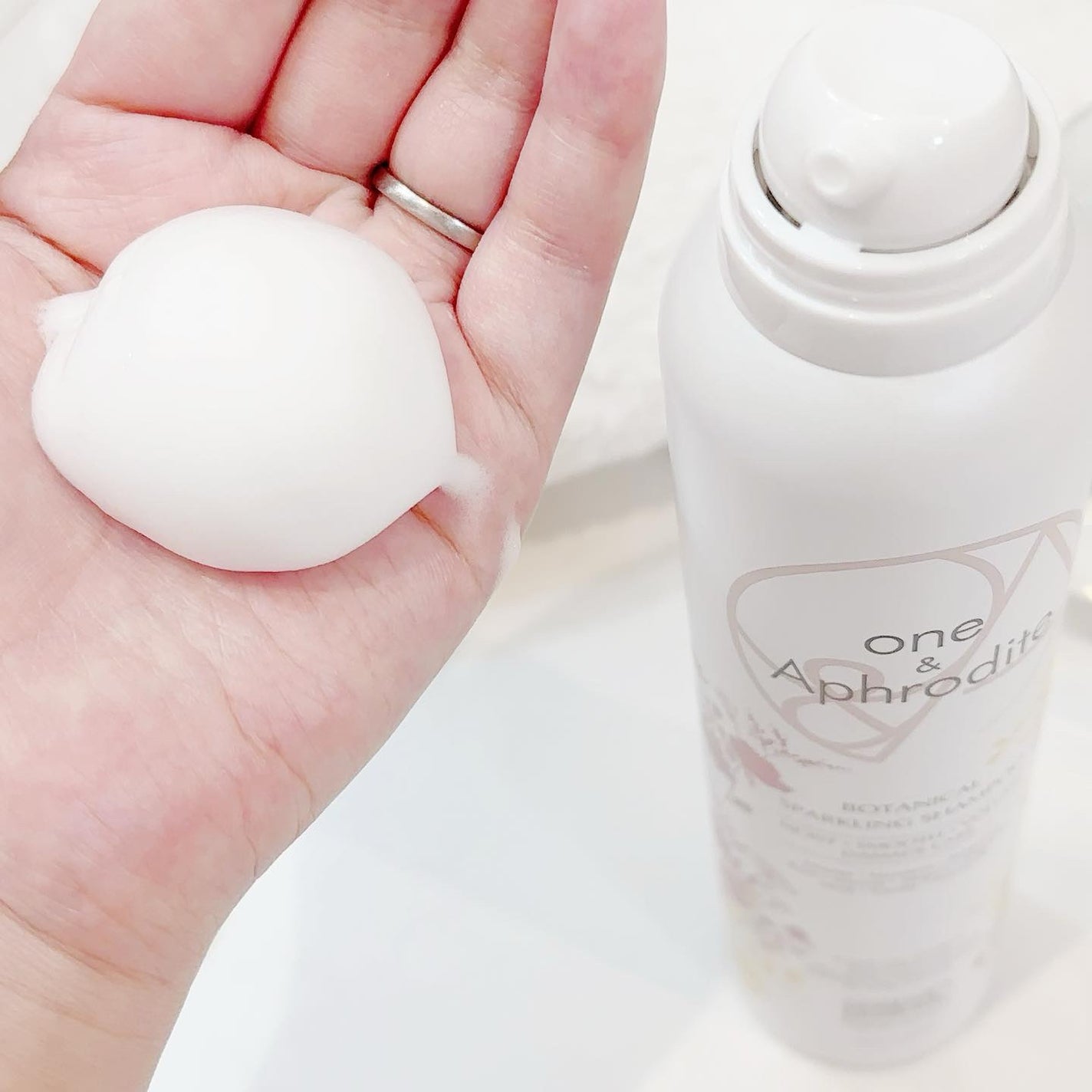 ワンアンドアフロディーテ ボタニカル スパークリング シャンプー/one&Aphrodite/市販シャンプーを使ったクチコミ(2枚目)