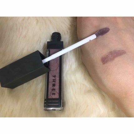 ウイスパーグロスフォーアイ/THREE/リキッドアイシャドウを使ったクチコミ(2枚目)