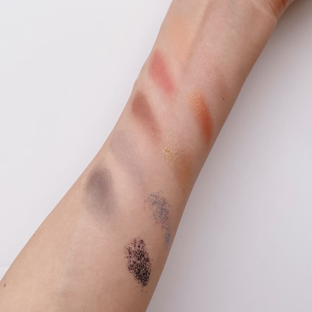 新品エンジェル ホリデー レッド ファー ラグジュアリーシャンパーニュ“ANGEL CHAMPAGNE”が ホリデー