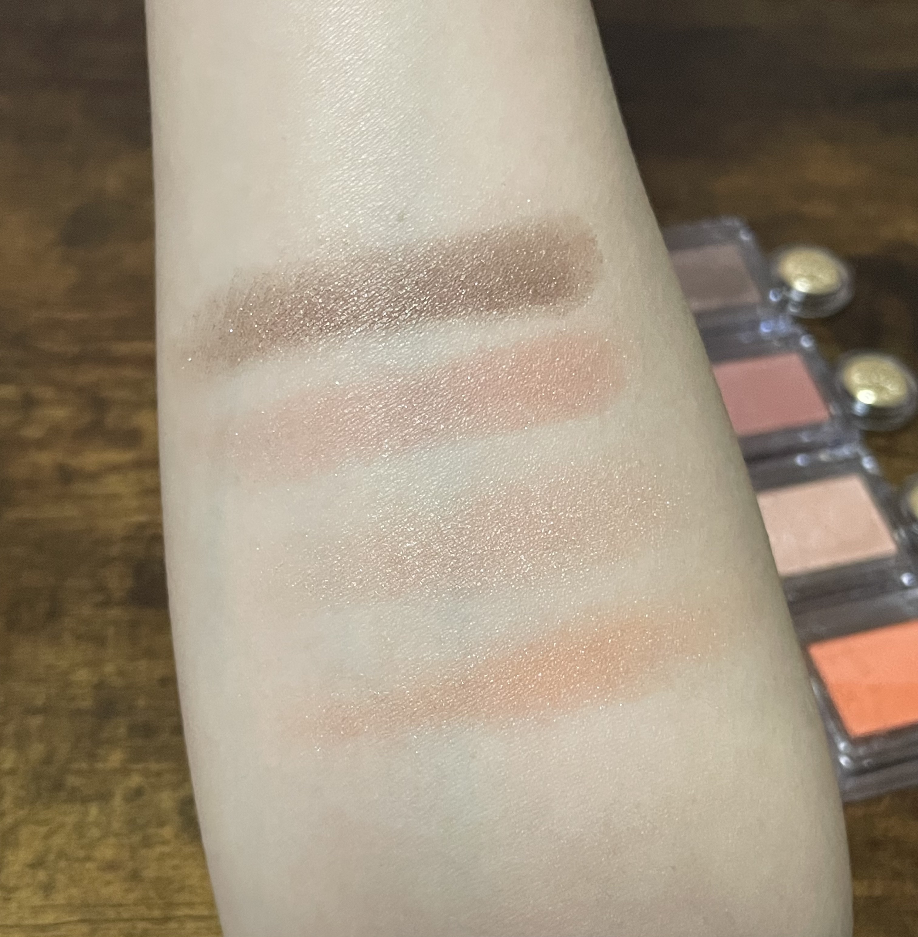 シャドーカスタマイズ BR703 コナ/MAJOLICA MAJORCA/単色アイシャドウを使ったクチコミ（2枚目）