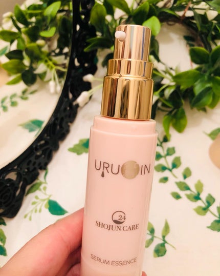 pinkumiria on LIPS 「ウルオインセラム美容液を使ってみました。蓋の部分がゴールドで可..」(4枚目)