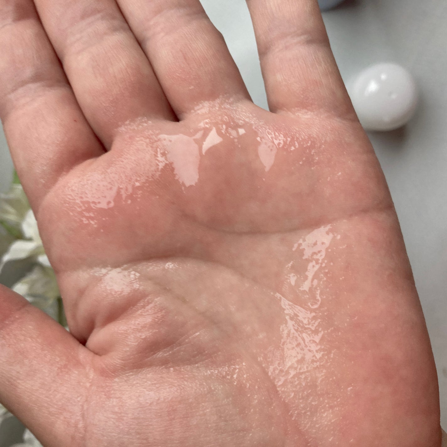 ミスクレオ on LIPS 「なんかの本で、バラの香りは女性ホルモンのバランスを整えてくれる..」(1枚目)