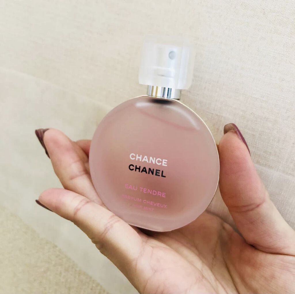 以前にサンプルが当たってから
すっかり虜で欲しかったんです💕

ヘアミストだから、
香水ほど香りが強くないのが好き。
ふんわり香る愛され感🥺

ボトルがまんまるシンプルで可愛い〜
キャップが半透明のプラスチック
ってところも可愛いが過ぎ