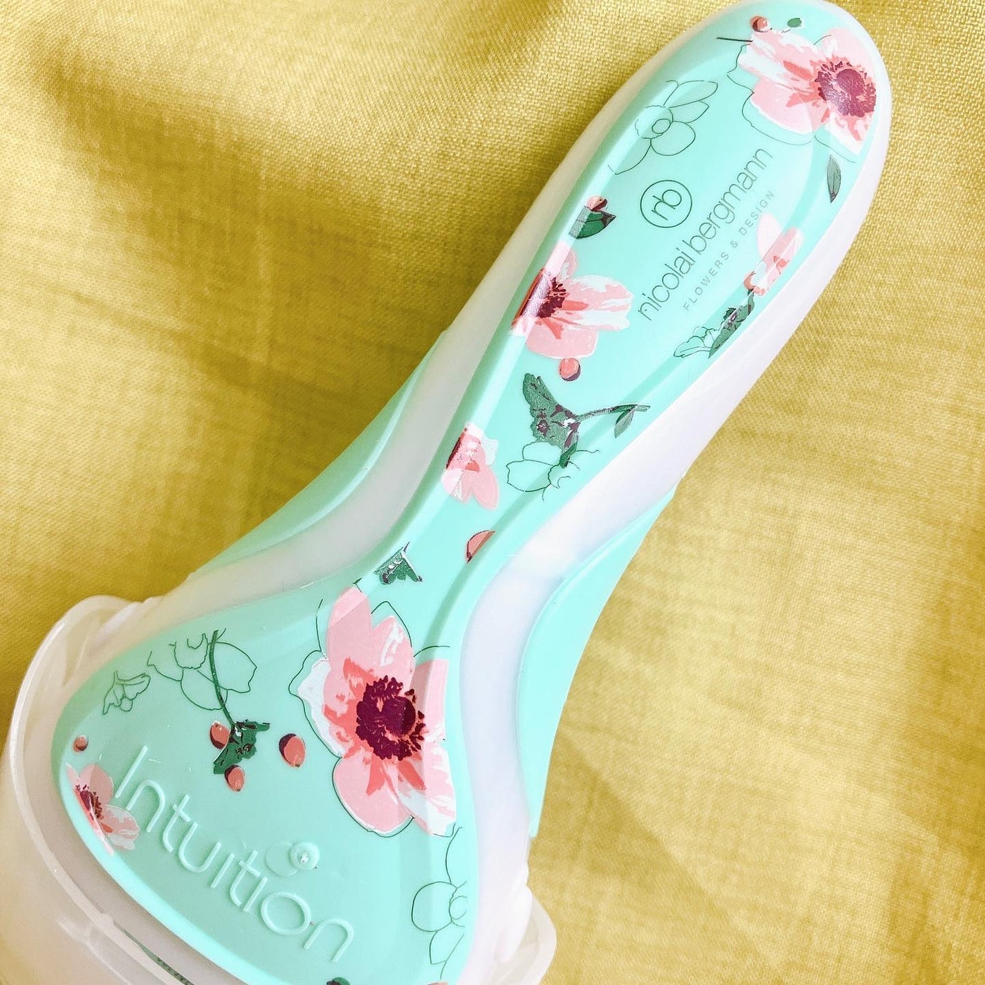 イントゥイション 敏感肌用 ホルダー (刃付き)+替刃1コ/イントゥイション/シェーバーを使ったクチコミ(5枚目)