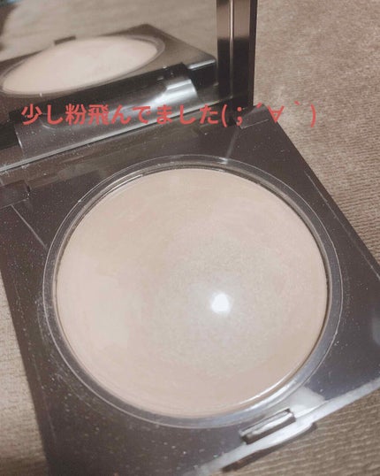 マットラディアンス ベイクドパウダー ハイライト01/ローラ メルシエ/パウダーハイライトを使ったクチコミ(2枚目)