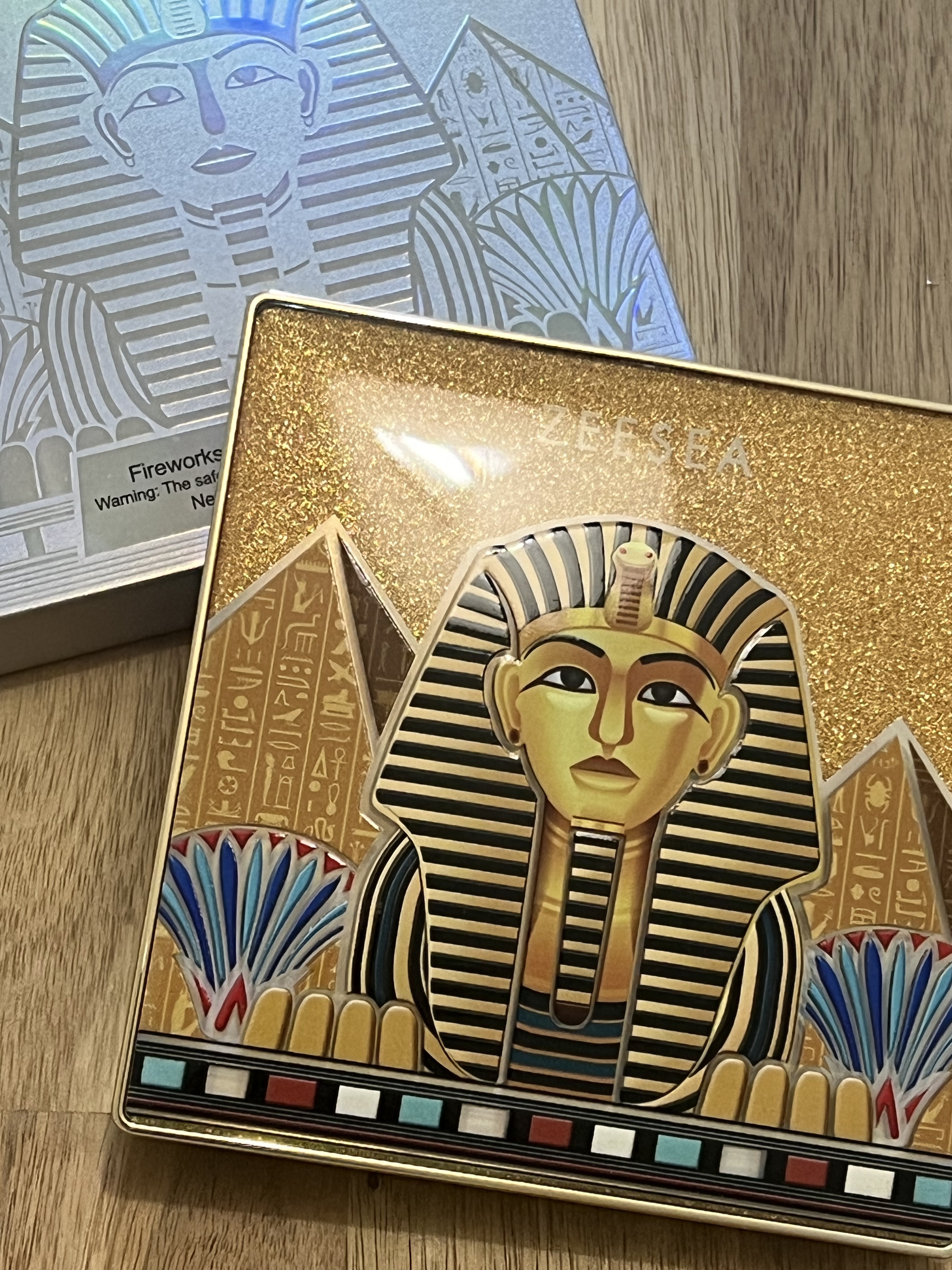 Fireworks 16 Color Eye Shadow/ZEESEA/アイシャドウパレットを使ったクチコミ（1枚目）