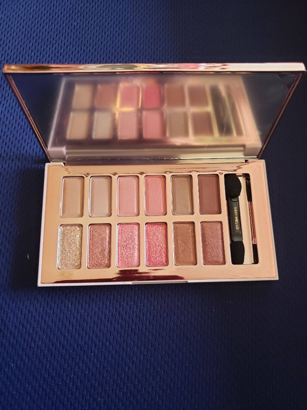 バレンタインボックス3ローズモーメント/VAVI MELLO/アイシャドウパレットを使ったクチコミ（1枚目）